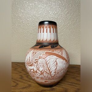 Etched Navajo Native American Buffalo Vase Art Pottery James Benally